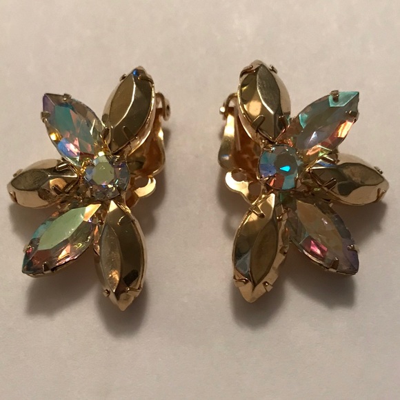 Jewelry - VTG 1950's Aurora Borealis Clip On Earrings Gold